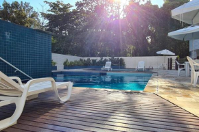 Apartamento com Localização Central em Condomínio com Piscina Aquecida na Riviera